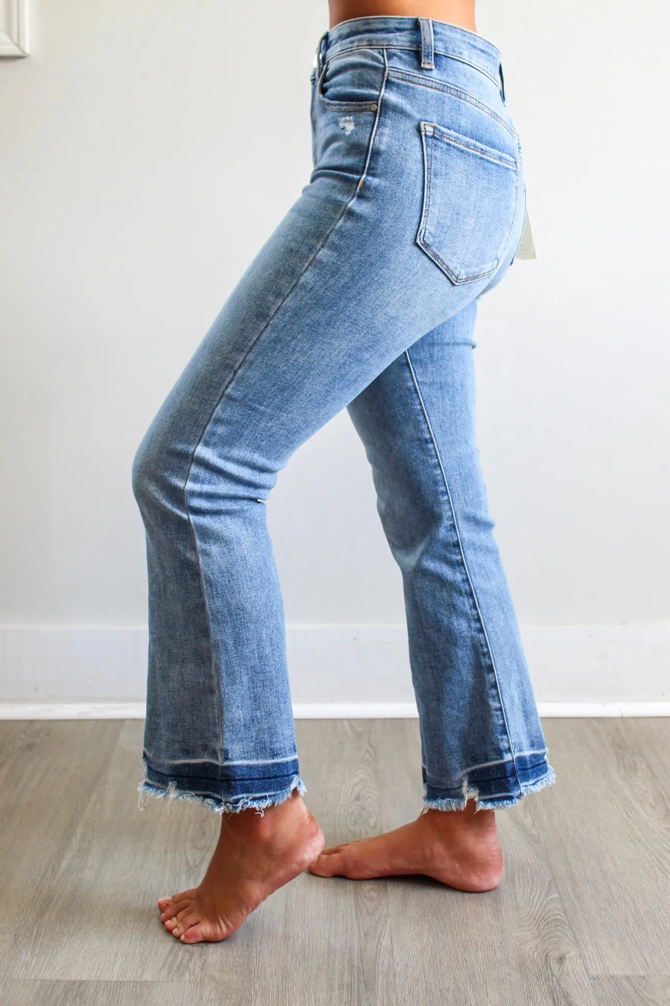 Peyton Shadow Hem Straight • Medium Wash