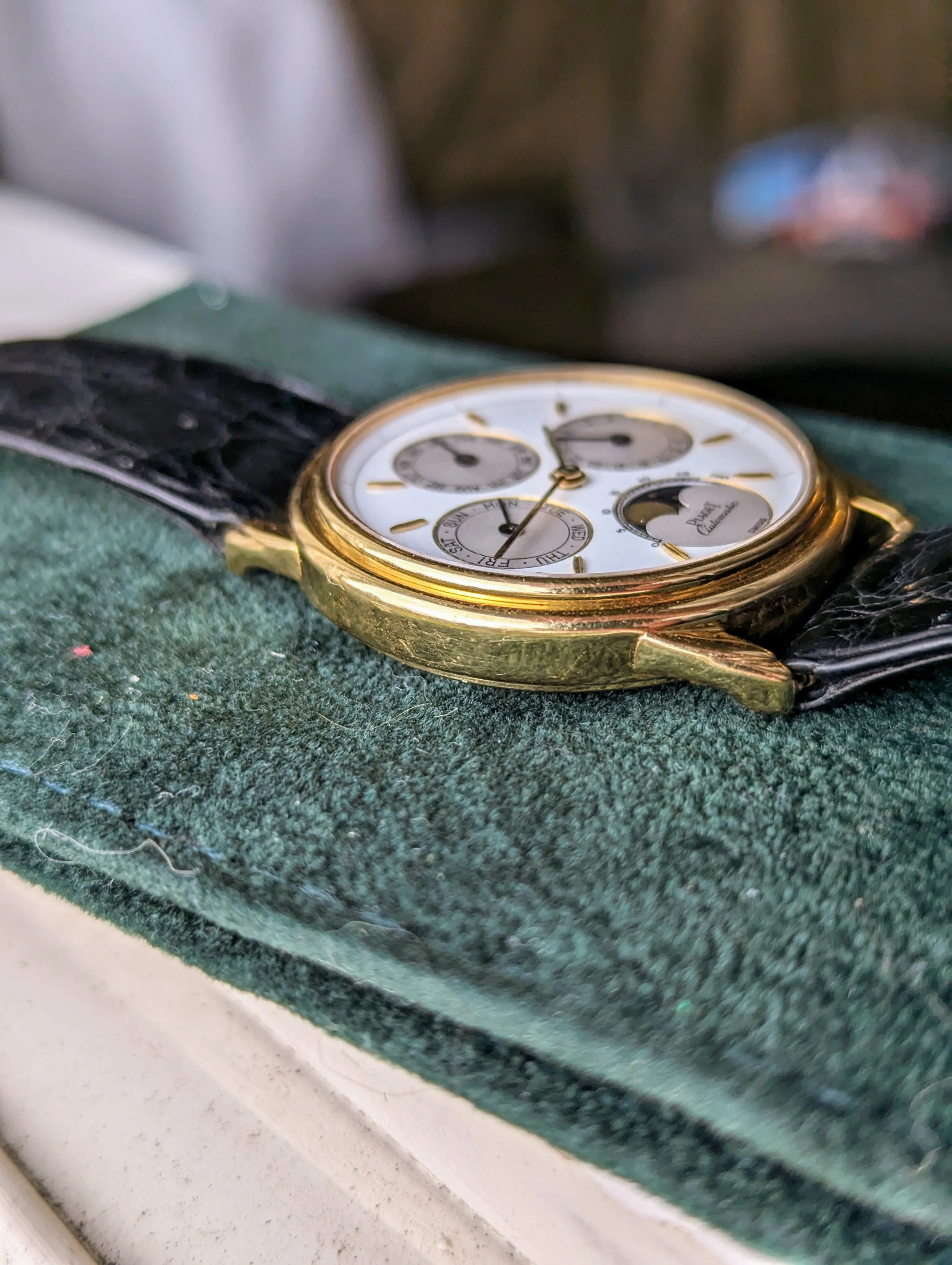 Piaget Gouverneur Triple Calendar Moon Phase 15958 w/ original strap and buckle.