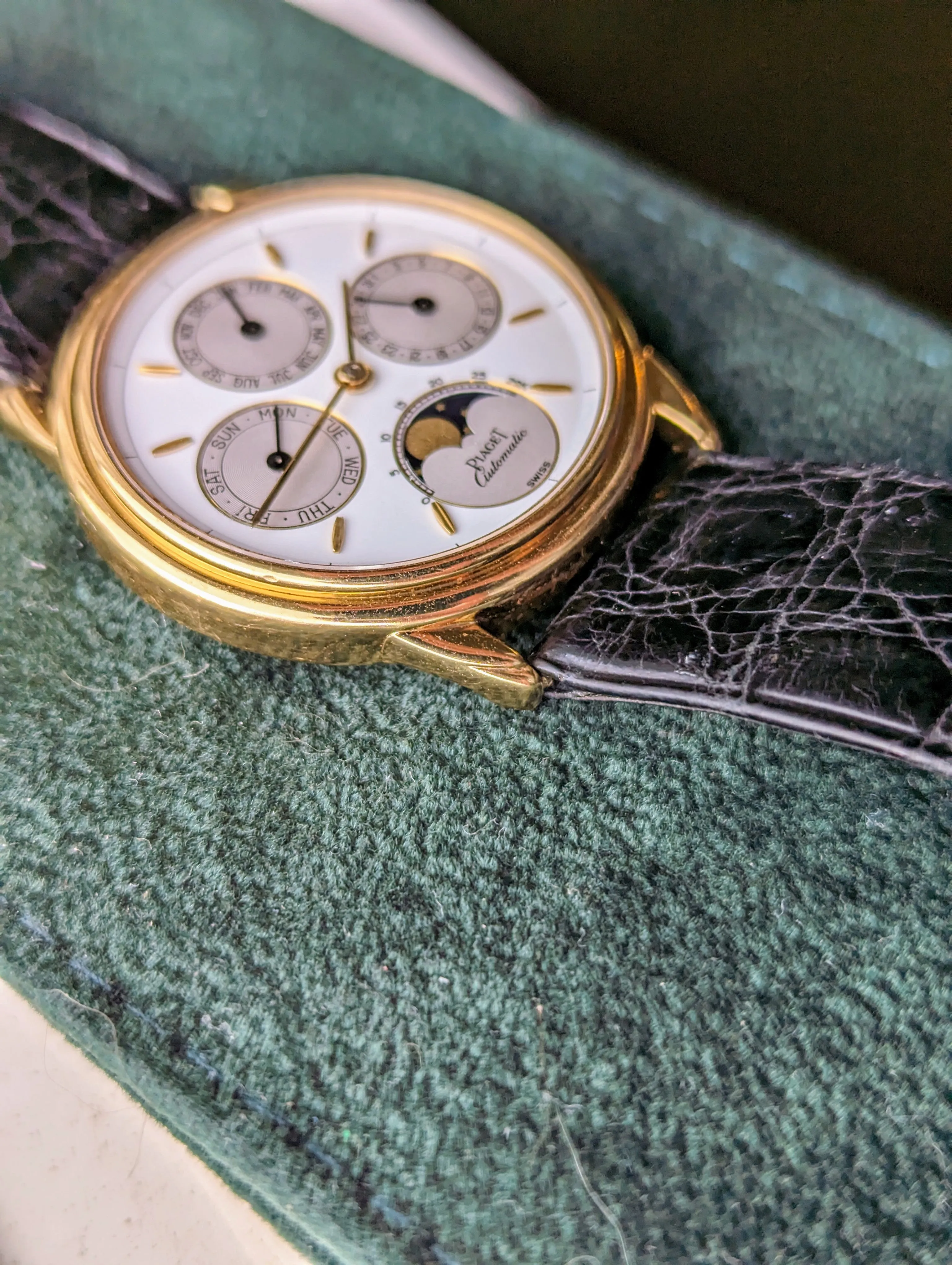 Piaget Gouverneur Triple Calendar Moon Phase 15958 w/ original strap and buckle.