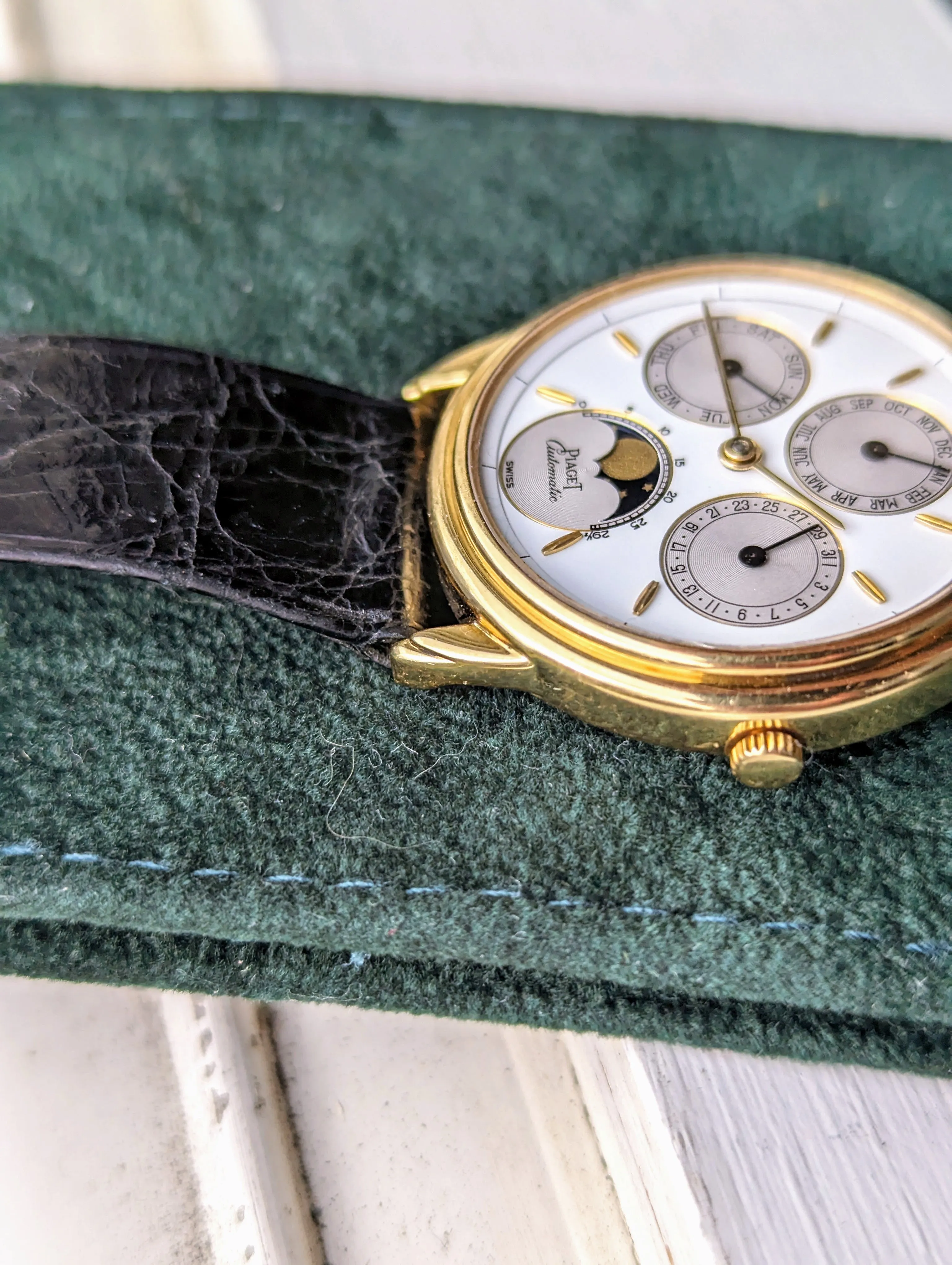 Piaget Gouverneur Triple Calendar Moon Phase 15958 w/ original strap and buckle.
