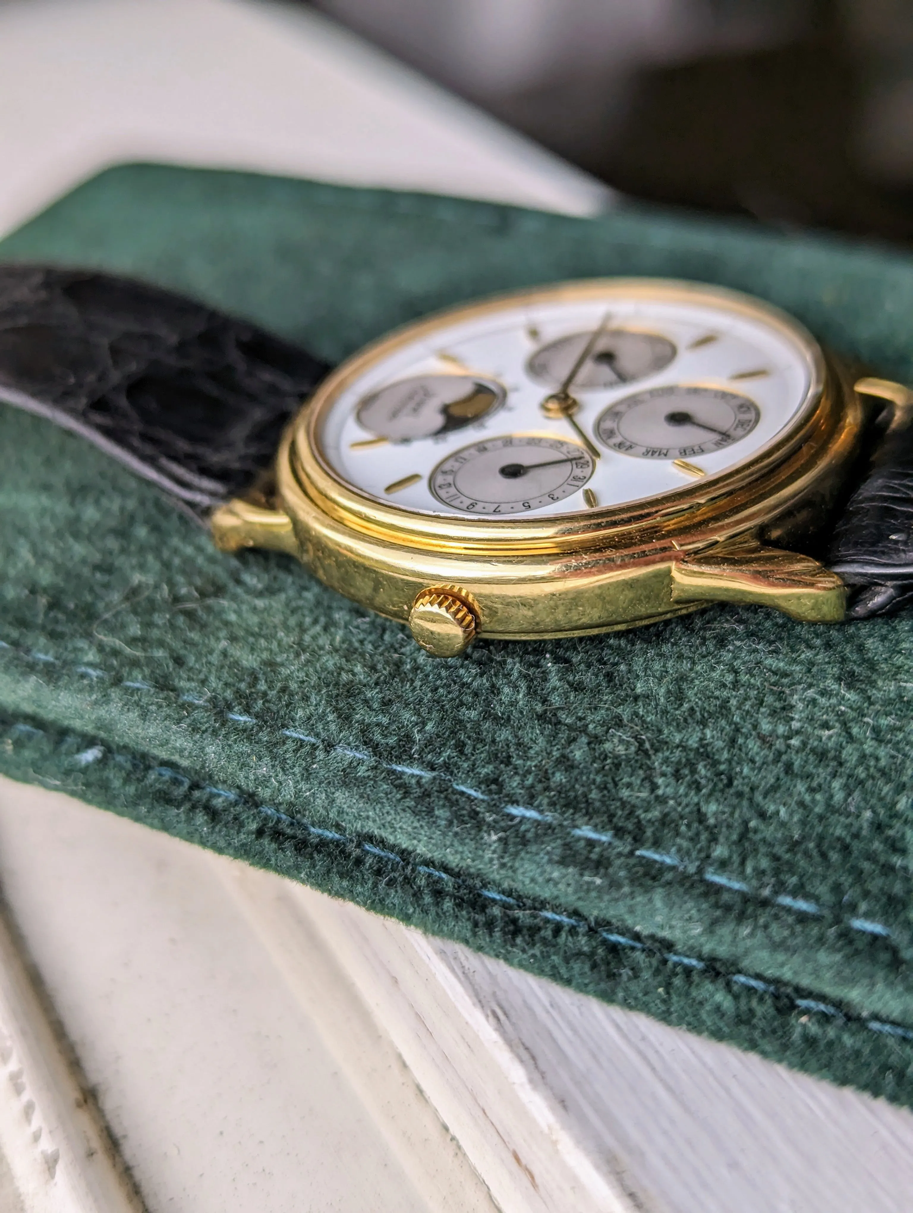Piaget Gouverneur Triple Calendar Moon Phase 15958 w/ original strap and buckle.