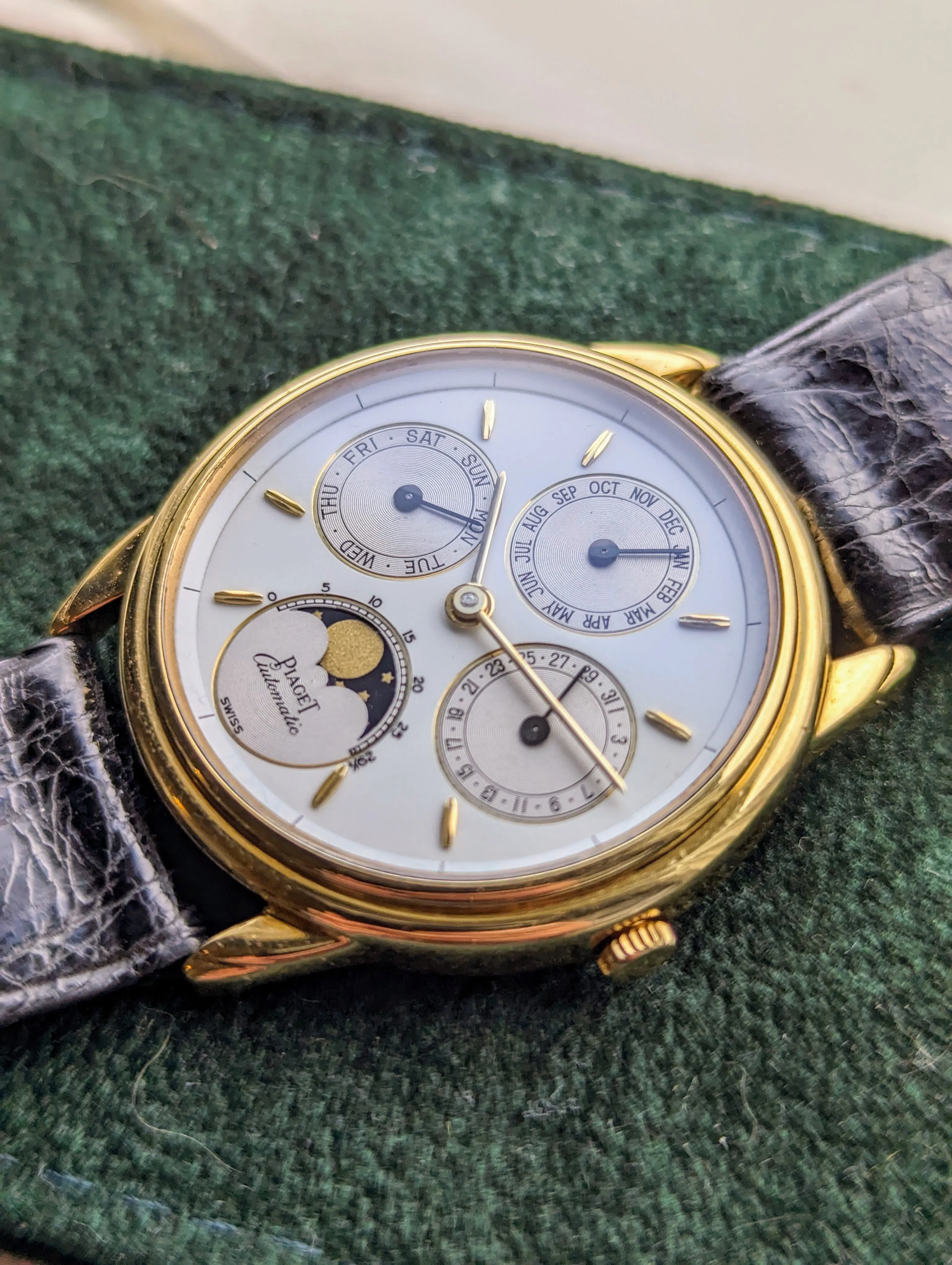 Piaget Gouverneur Triple Calendar Moon Phase 15958 w/ original strap and buckle.