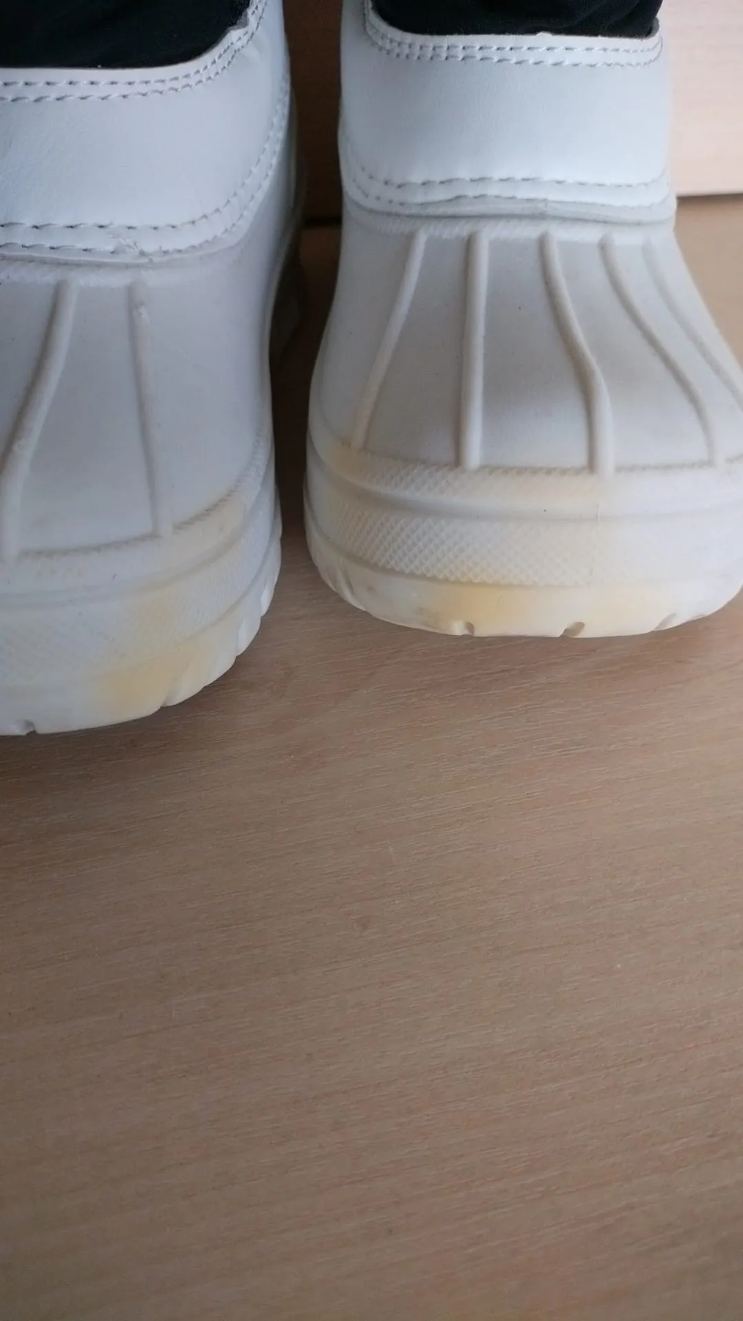 Pre Loved Roarsome (Dinoski) Kids Snow Boots Size EU33 (379)