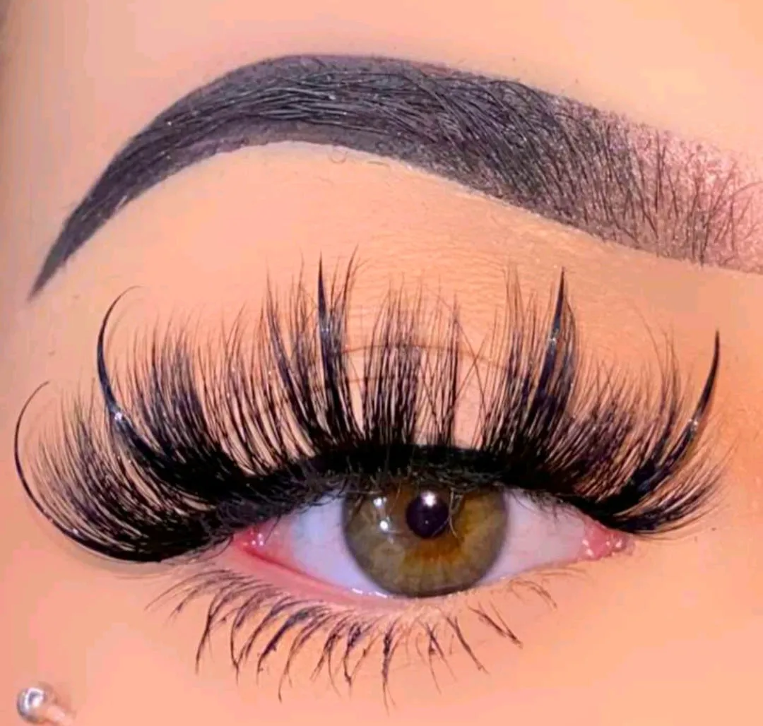 "Twinkle" 20mm Wispy Volumized Eyelashes