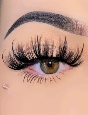"Twinkle" 20mm Wispy Volumized Eyelashes