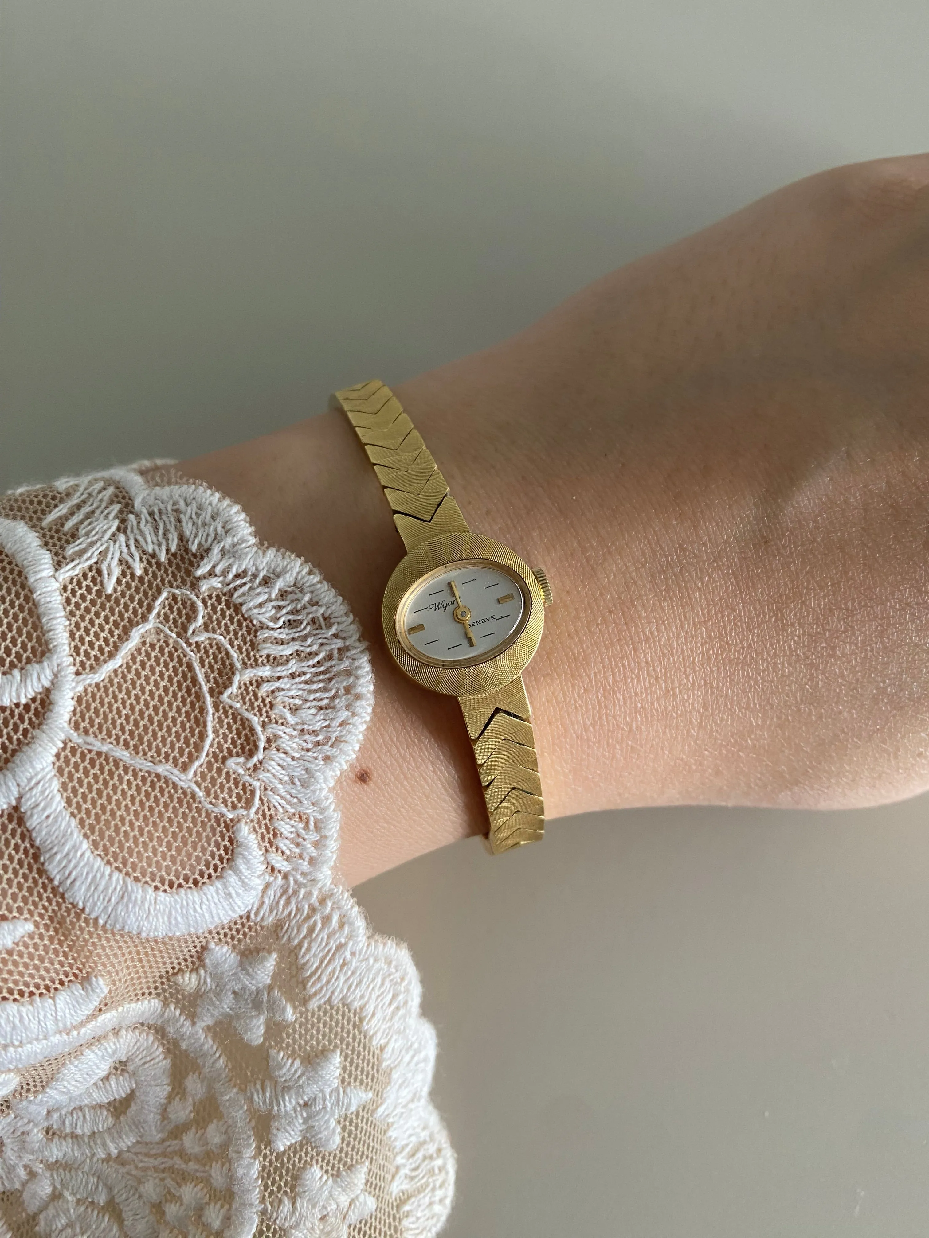 Rare Vintage 1960s Dainty Wyant Geneve 10 Microns Gold Plated Ladies Mechanical Watch