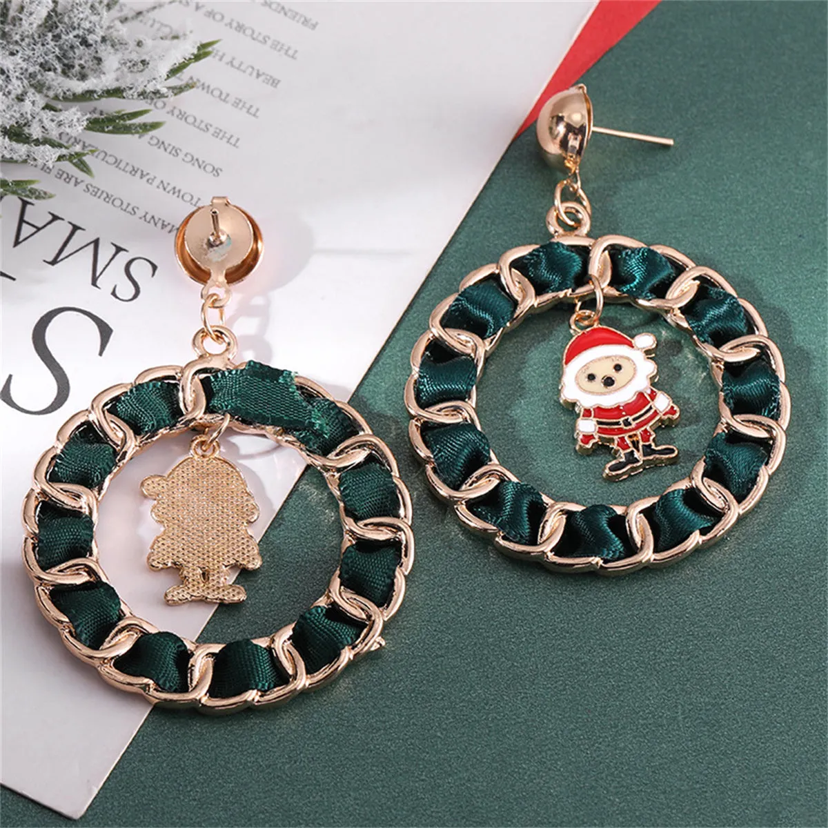 Red Enamel & Polyster 18K Gold-Plated Santa Curb Chain Circle Drop Earrings