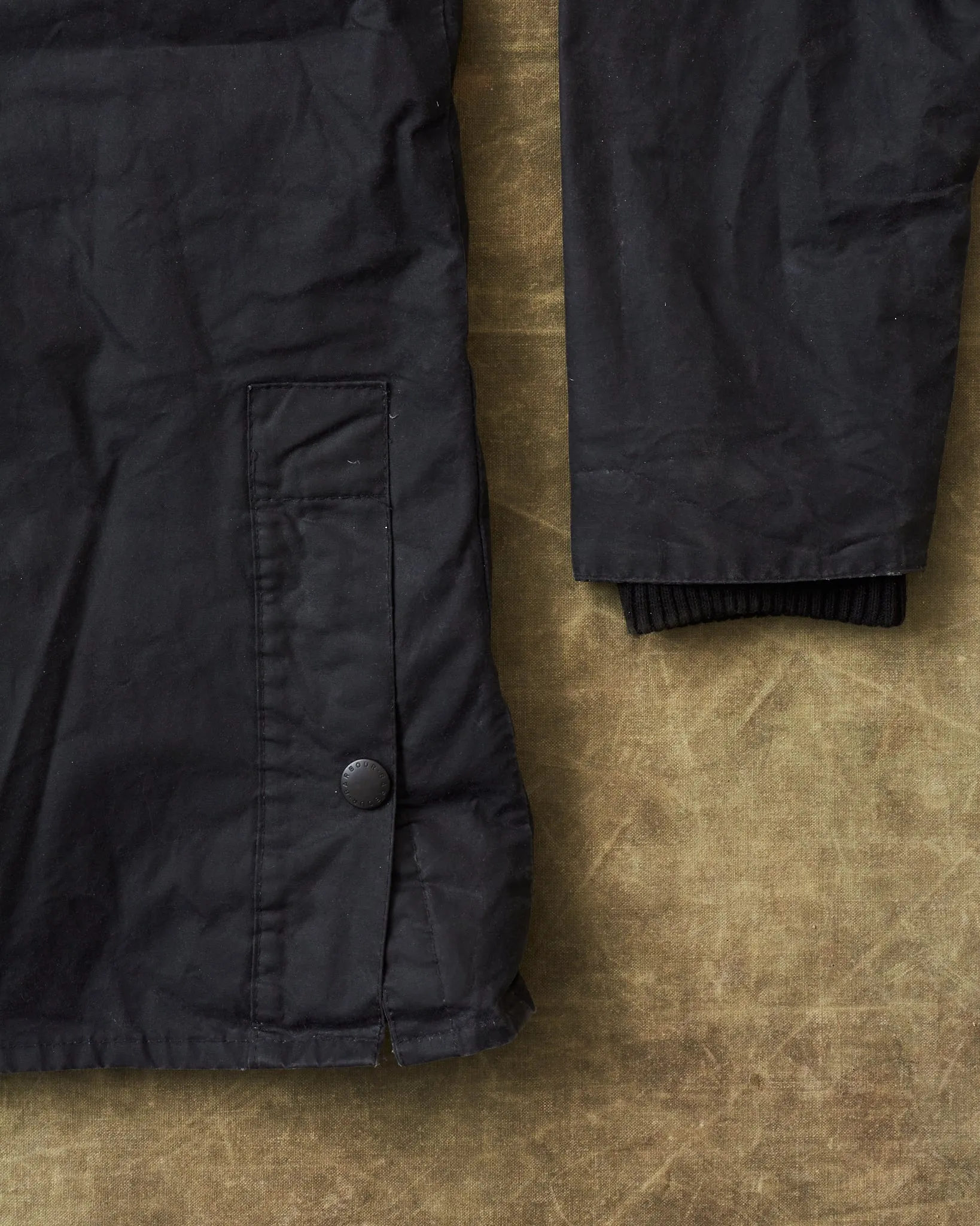 Second Hand Barbour Bedale Black Waxed Jacket Size C42 / 107 cm