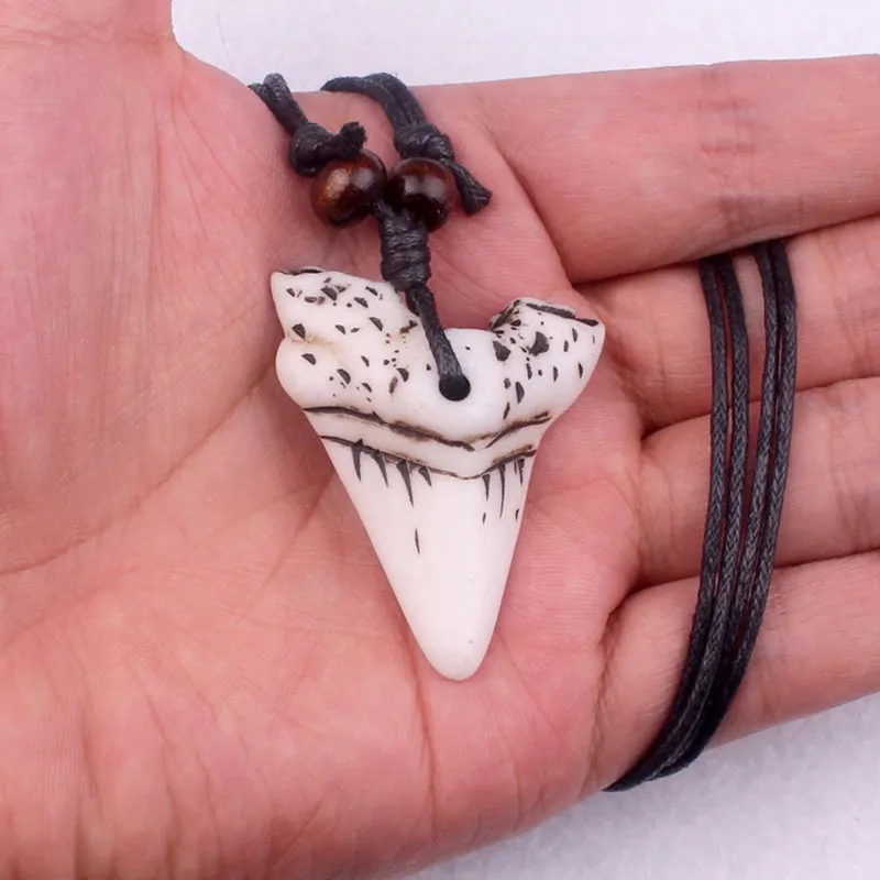 Simple Shark Tooth Necklace - Unisex in 2 different colors
