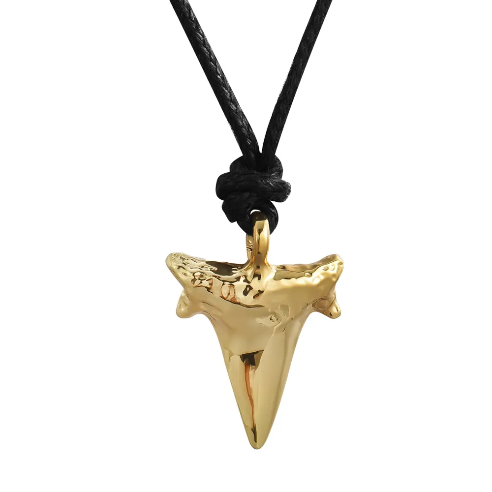 Simple Unisex Shark Tooth Necklace - Unisex in gold