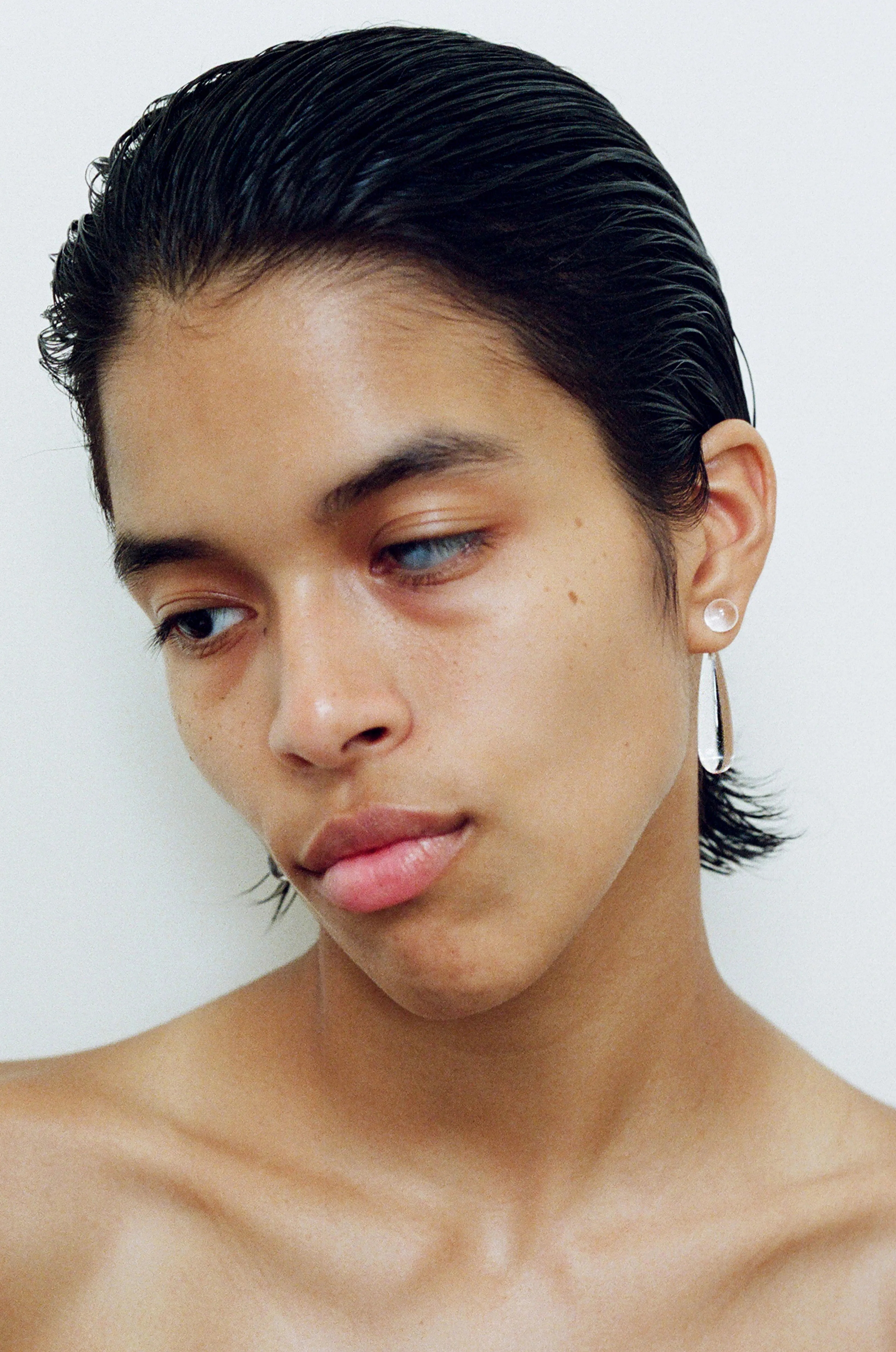 SMALL ANGELIKA EARRINGS IN QUARTZ