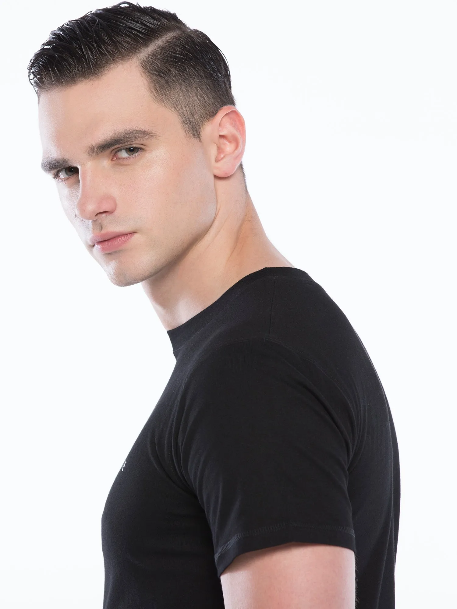 SMALL LOGO CLASSIC T-SHIRT, BLACK (UNISEX)