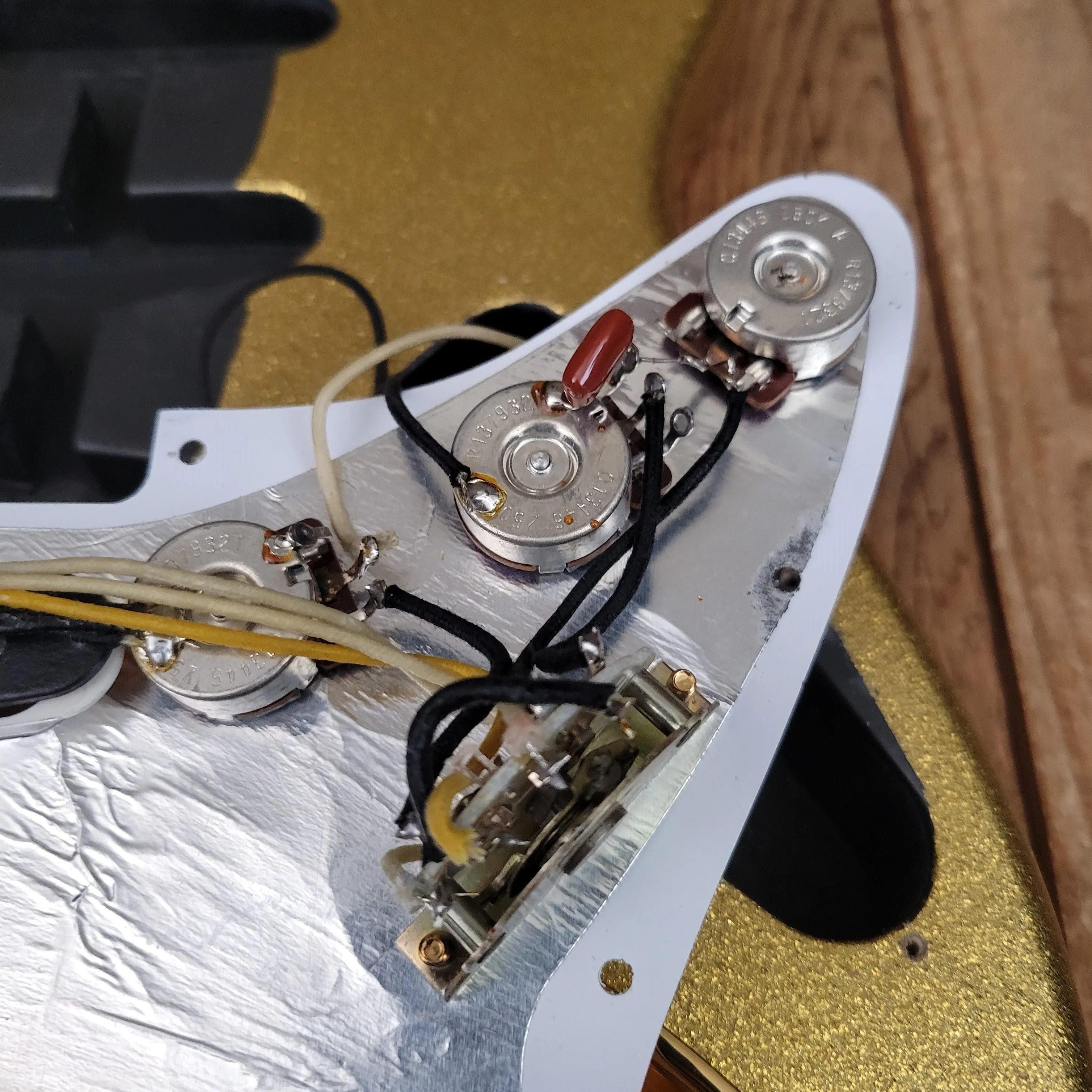SOLD - Fender Stratocaster 1962 Custom Shop Gold Sparkle 1993