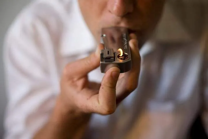 Solo Pipe-Self Igniting Pipe