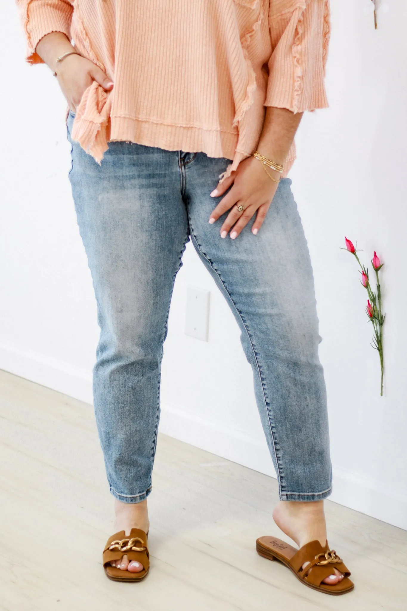 Spring Fever Judy Blue Curvy MR Vintage Wash Slim Fit