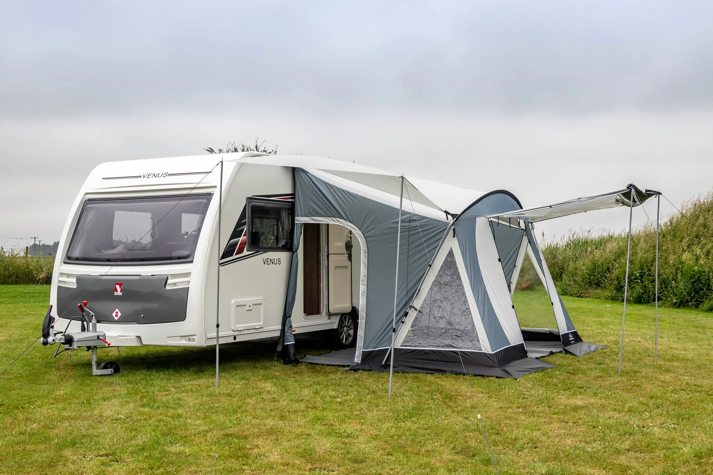 Swift Deluxe 325 SC