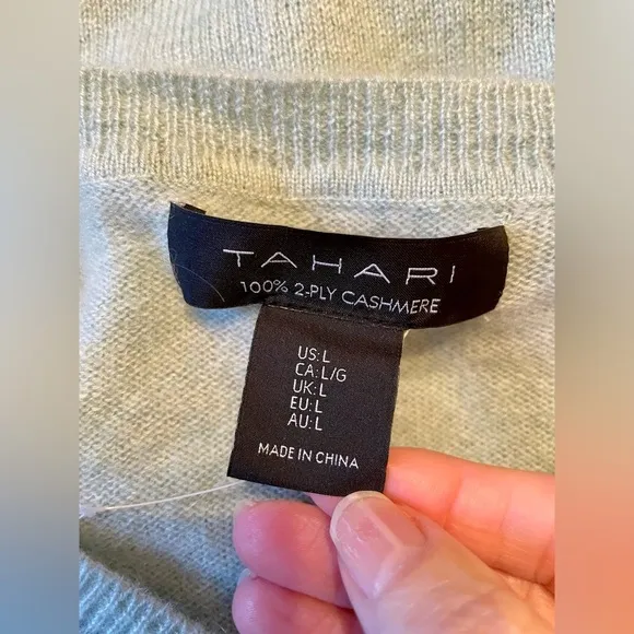 Tahari Women’s V- Neck Classic Fit 100% 2-ply Cashmere Sweater Size L Green NWT