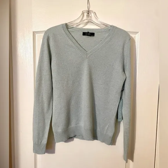 Tahari Women’s V- Neck Classic Fit 100% 2-ply Cashmere Sweater Size L Green NWT