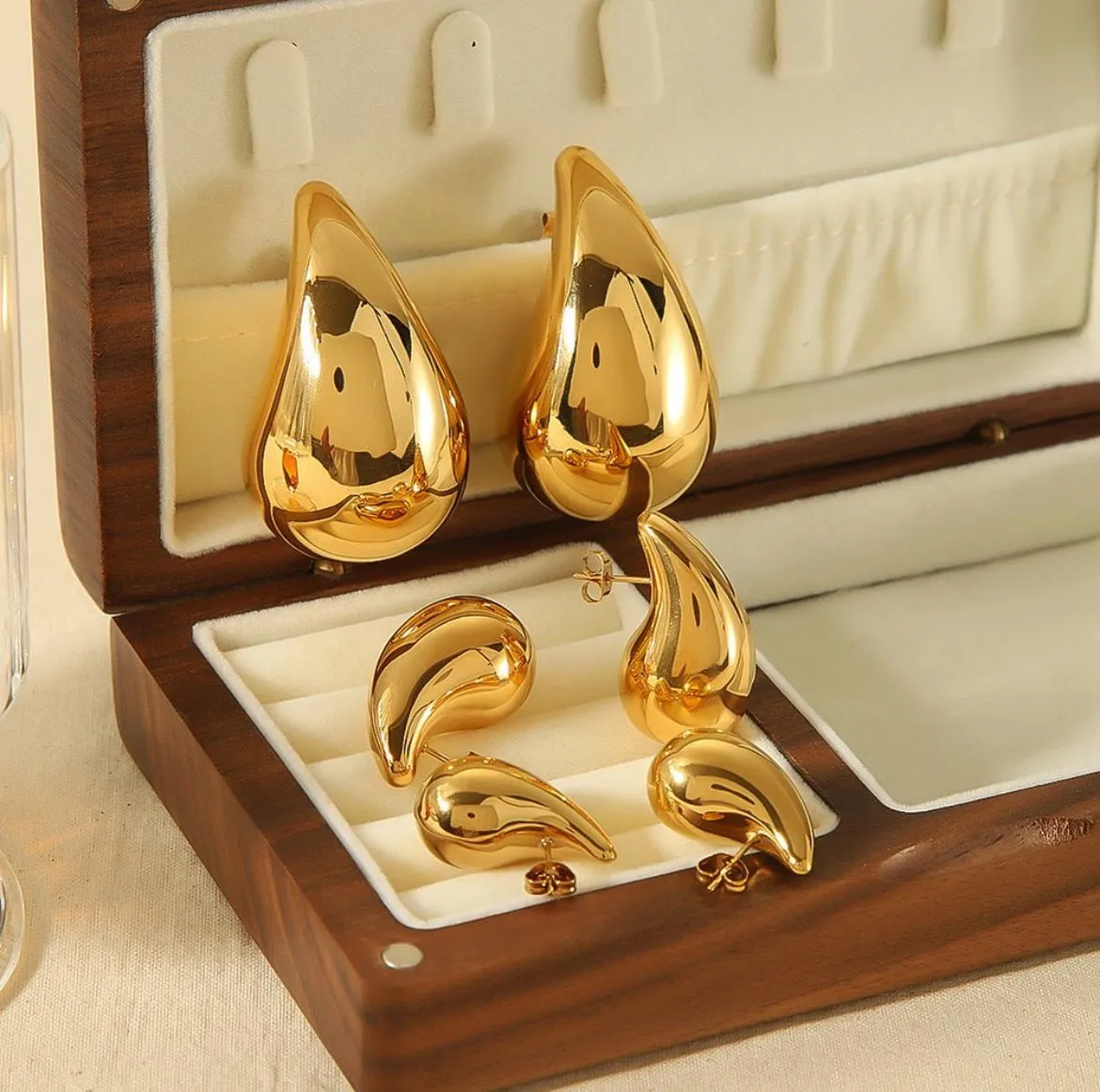 Teardrop Earrings in 14Kt Gold