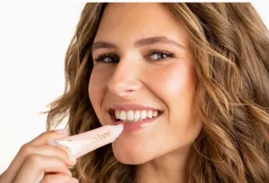 The Lip Elixir - Luxury Lip Oil with Rose Quartz Rollerball