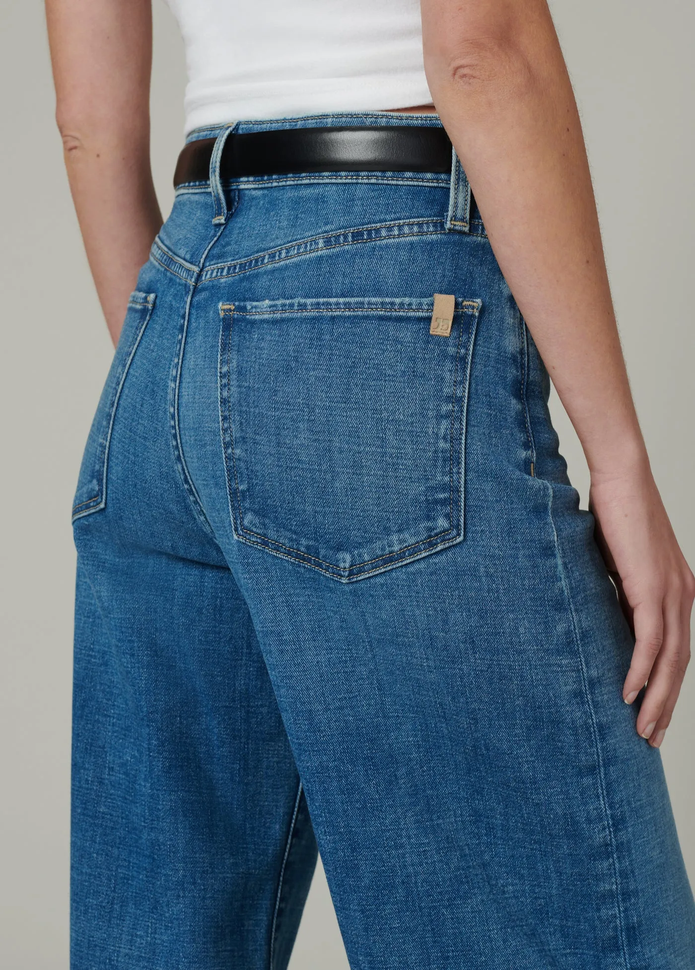 THE MIA PETITE
