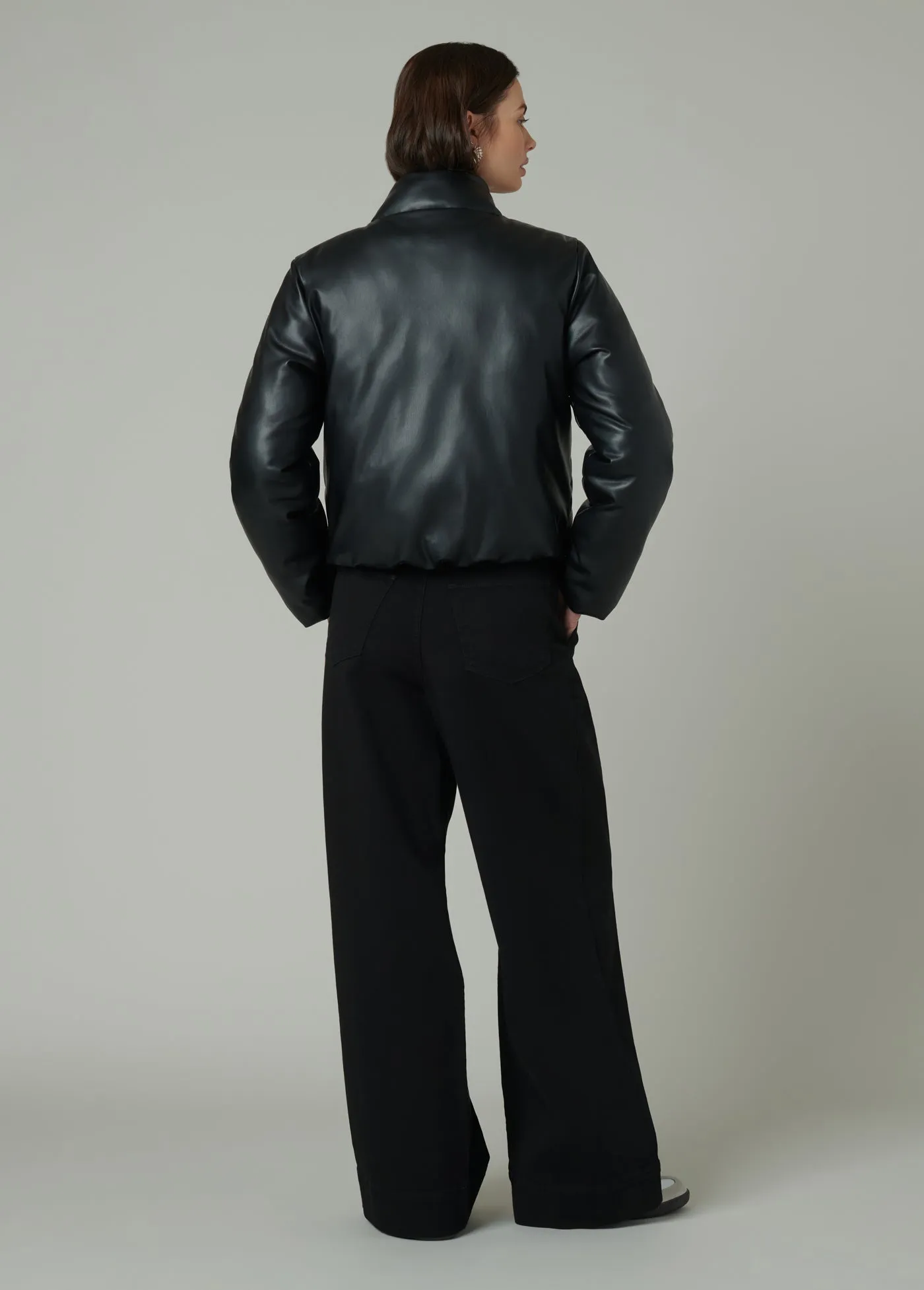 THE PLEATED DENIM TROUSER
