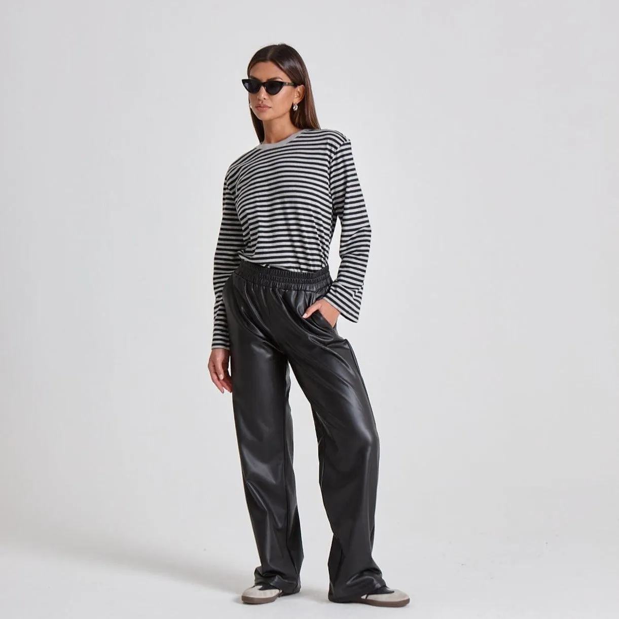 THE ULTIMATE STRIPE TOP - GREY / BLACK