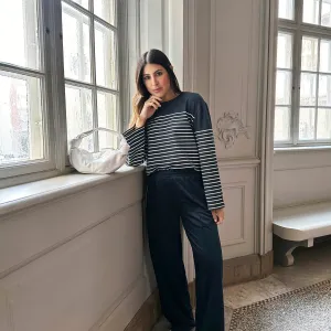 THE ULTIMATE STRIPE TOP - NAVY / WHITE