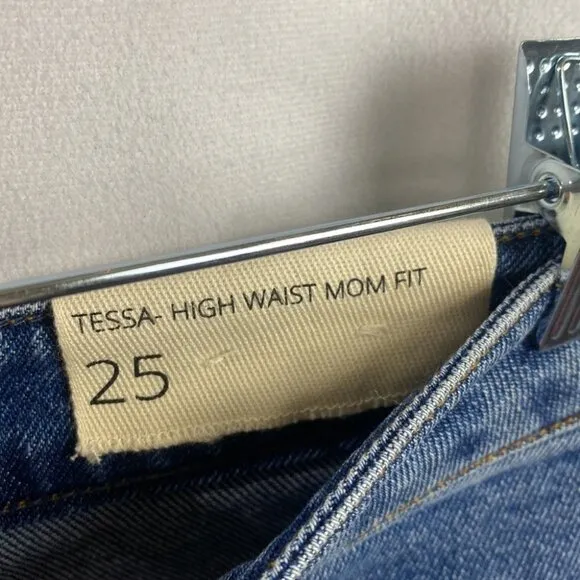 UNPUBLISHED Anthropologie Tessa High Waist Mom Fit Short - NWT - Size 25