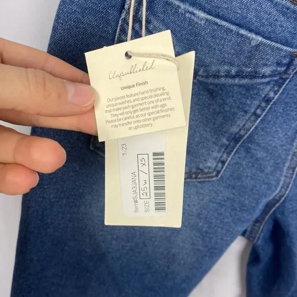 UNPUBLISHED Anthropologie Tessa High Waist Mom Fit Short - NWT - Size 25