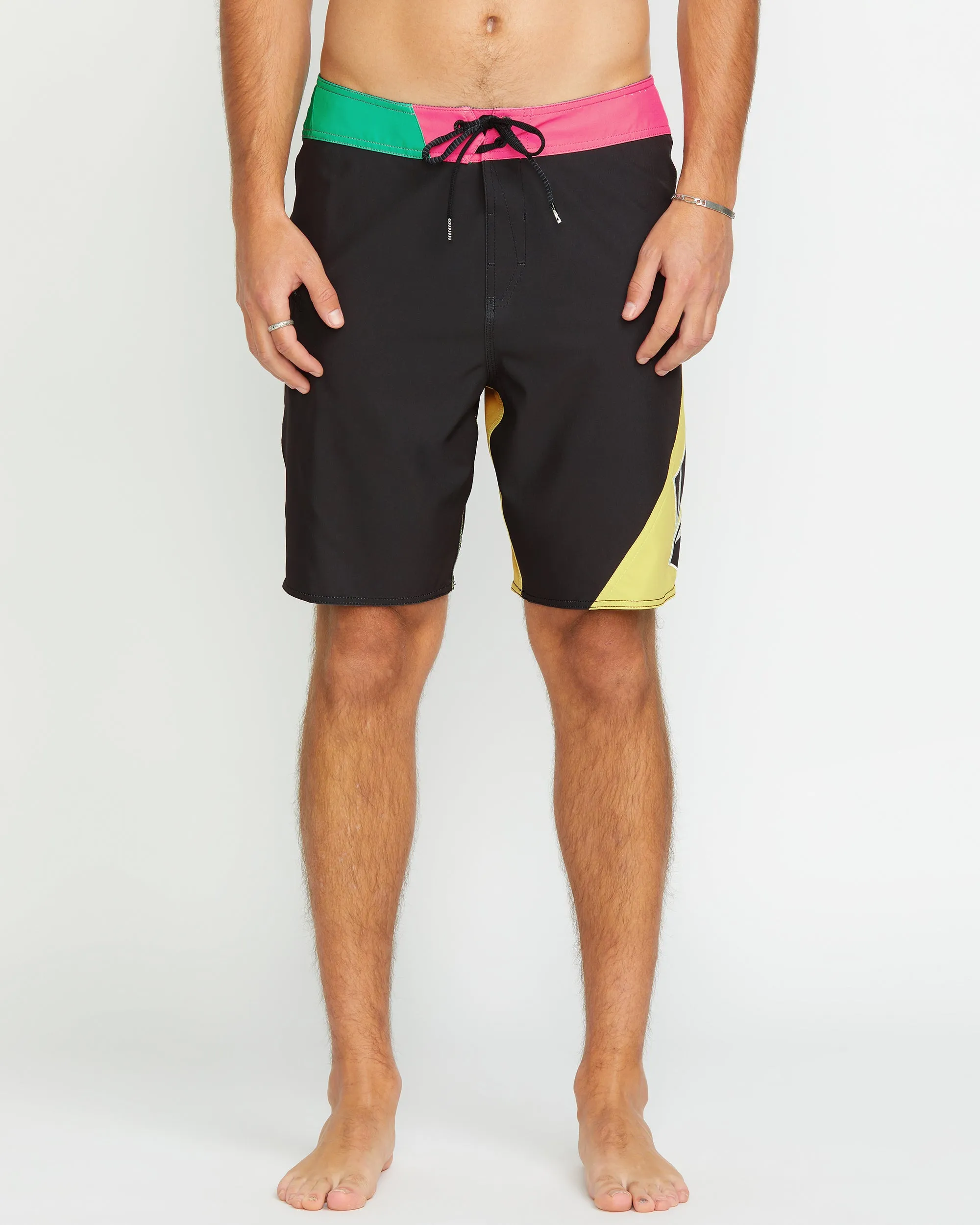 Vee Bee Mod 20" Boardshort - BLACK