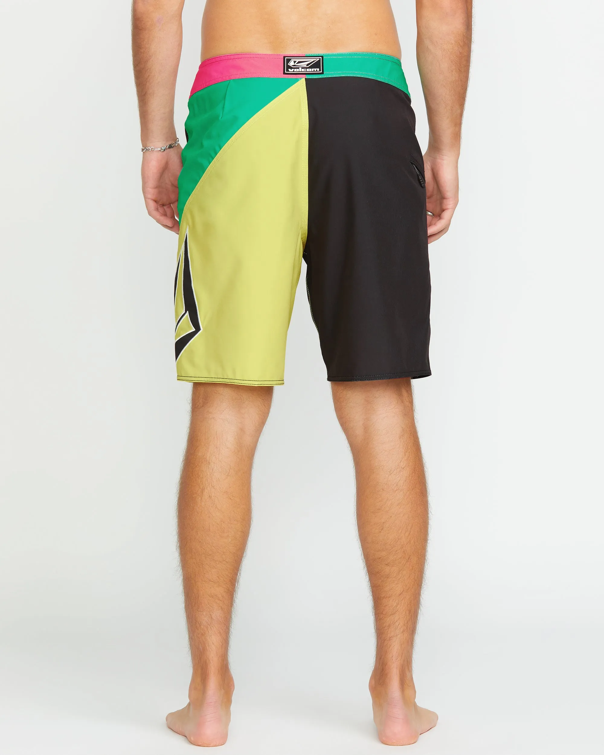 Vee Bee Mod 20" Boardshort - BLACK