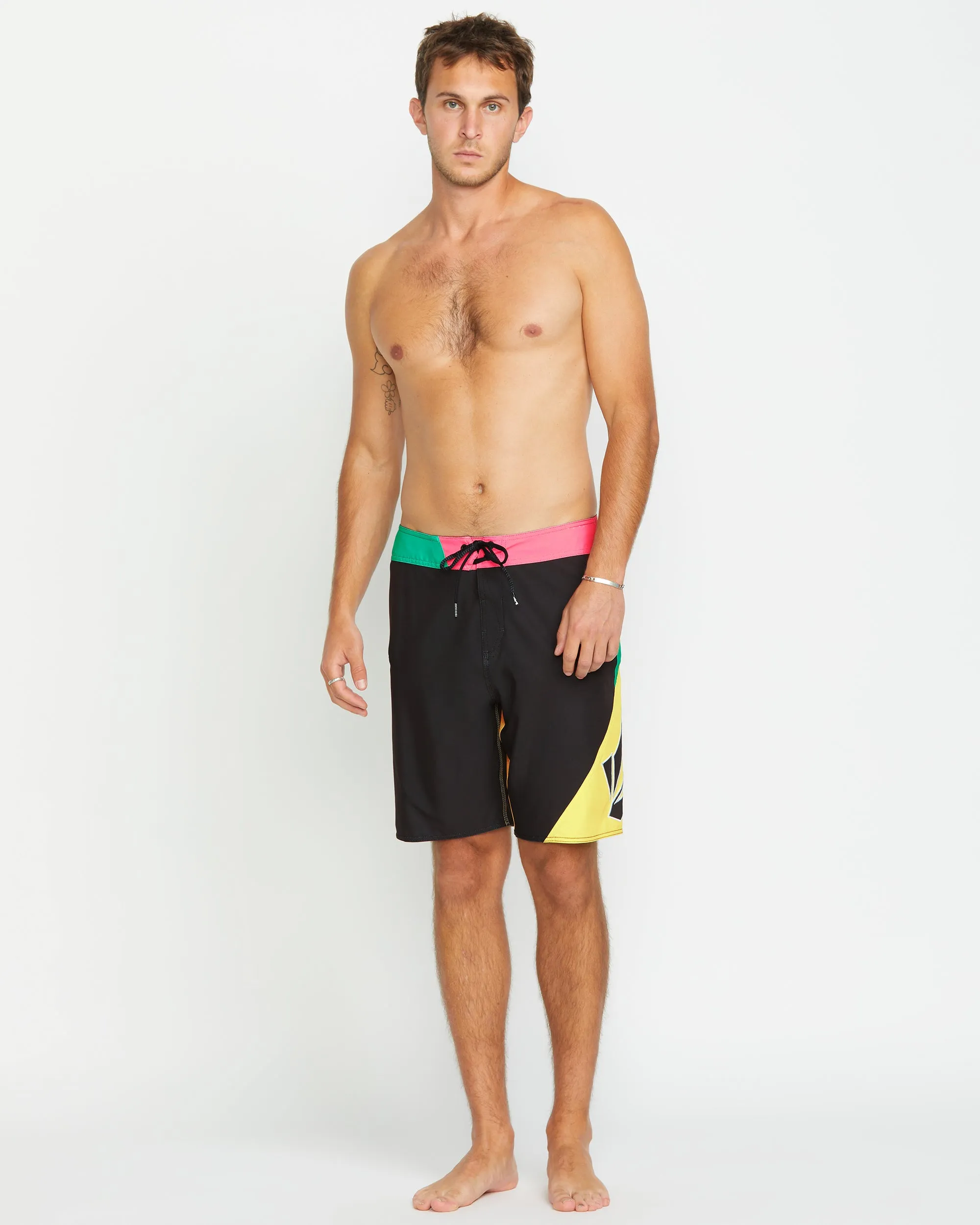 Vee Bee Mod 20" Boardshort - BLACK