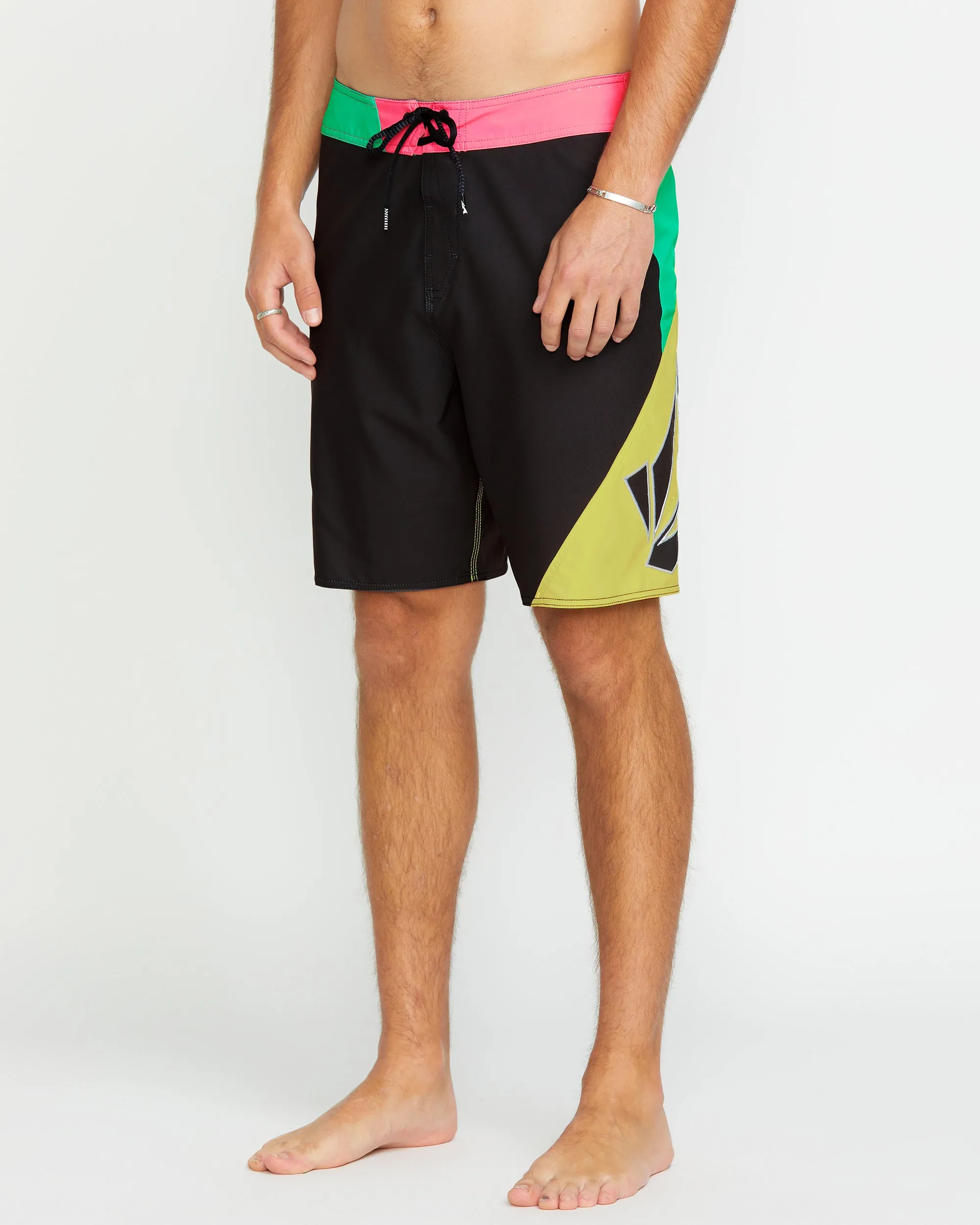 Vee Bee Mod 20" Boardshort - BLACK