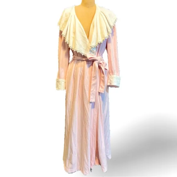 VINTAGE 80s ruffle collar lace pastel pink wrap‎ robe long maxi belted waist 70s