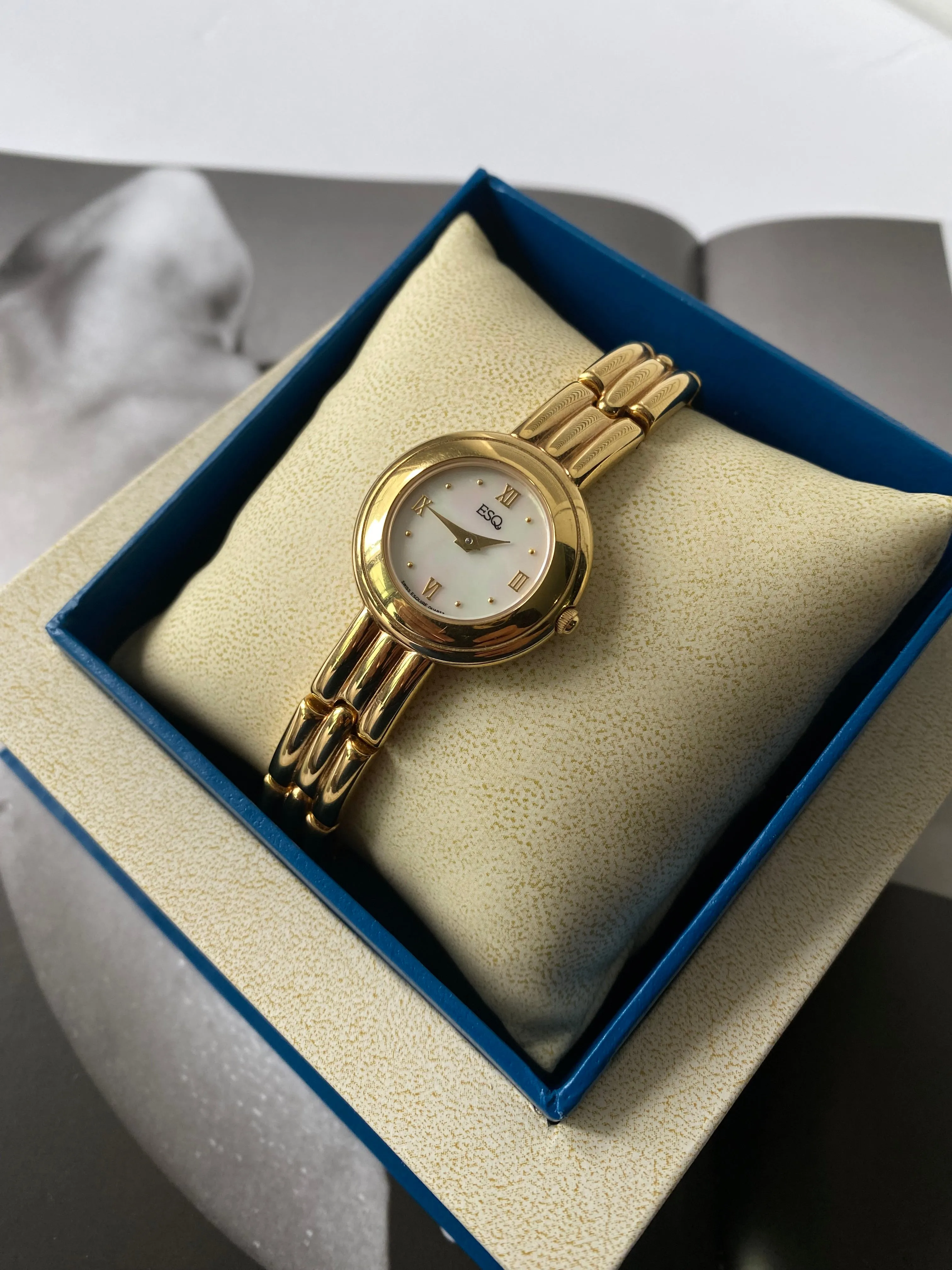 Vintage Circle Mother of Pearl Dial Gold ladies ESQ Watch