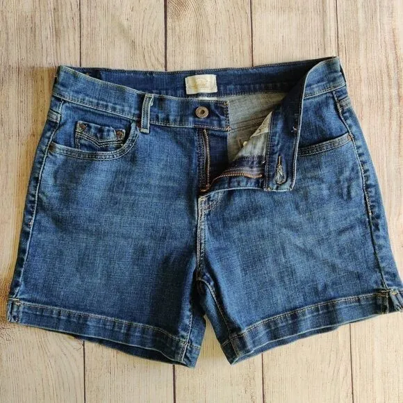 Vintage Levi's 515 high rise shorts sz 4
