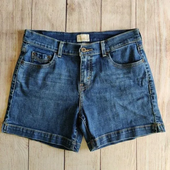 Vintage Levi's 515 high rise shorts sz 4