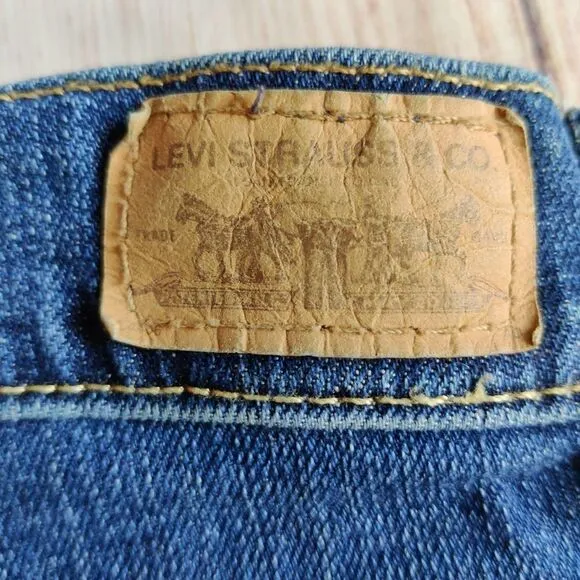 Vintage Levi's 515 high rise shorts sz 4