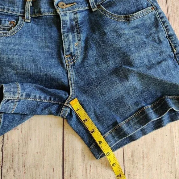 Vintage Levi's 515 high rise shorts sz 4