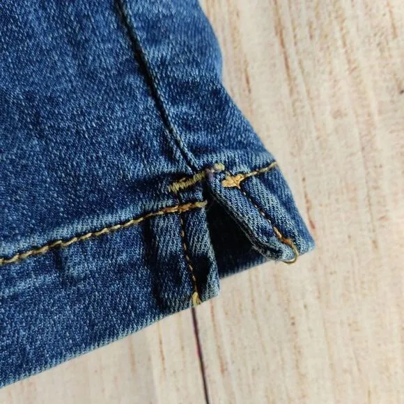 Vintage Levi's 515 high rise shorts sz 4