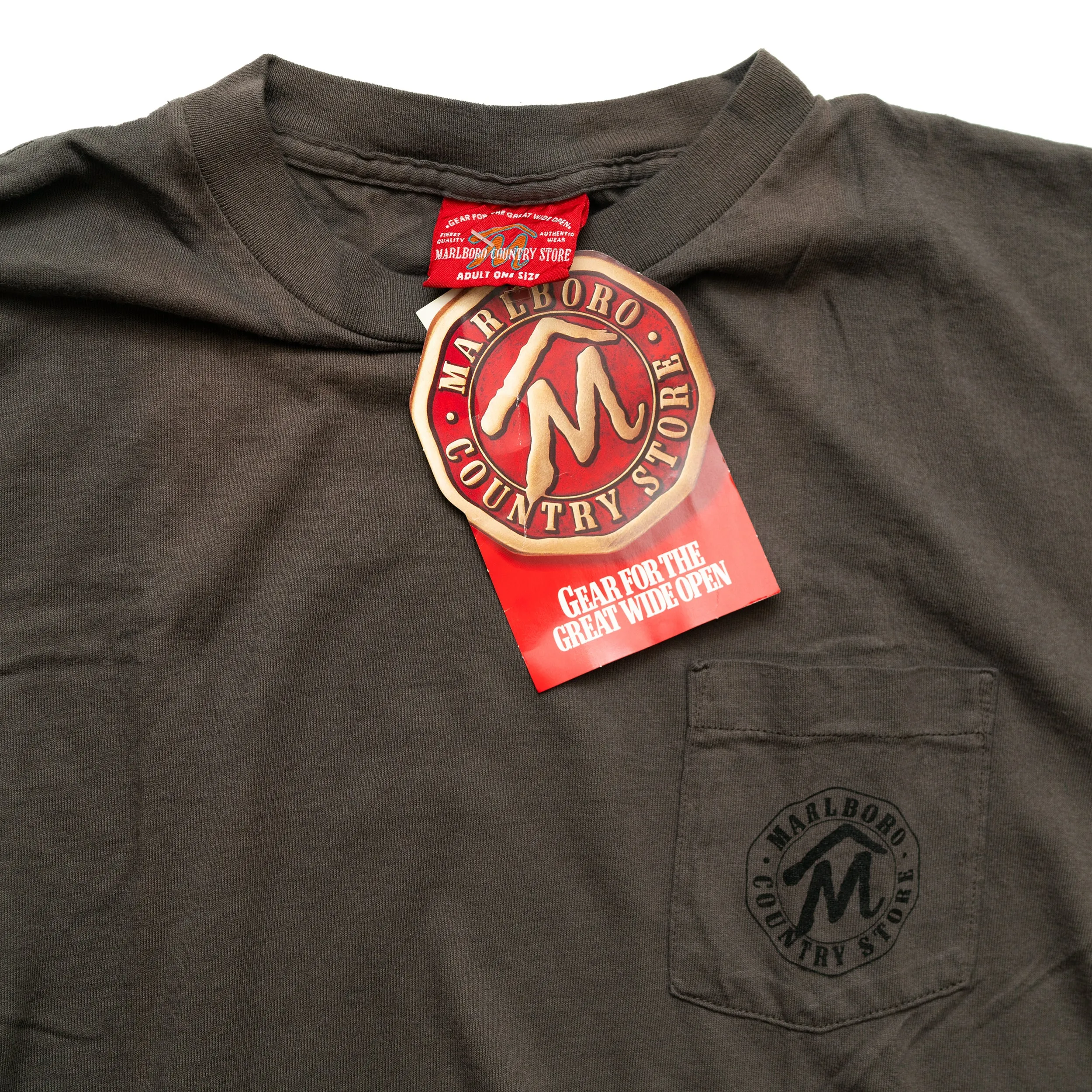 VINTAGE MARLBORO COUNTRY STORE POCKET T-SHIRT (New Old Stock, Men's XL)