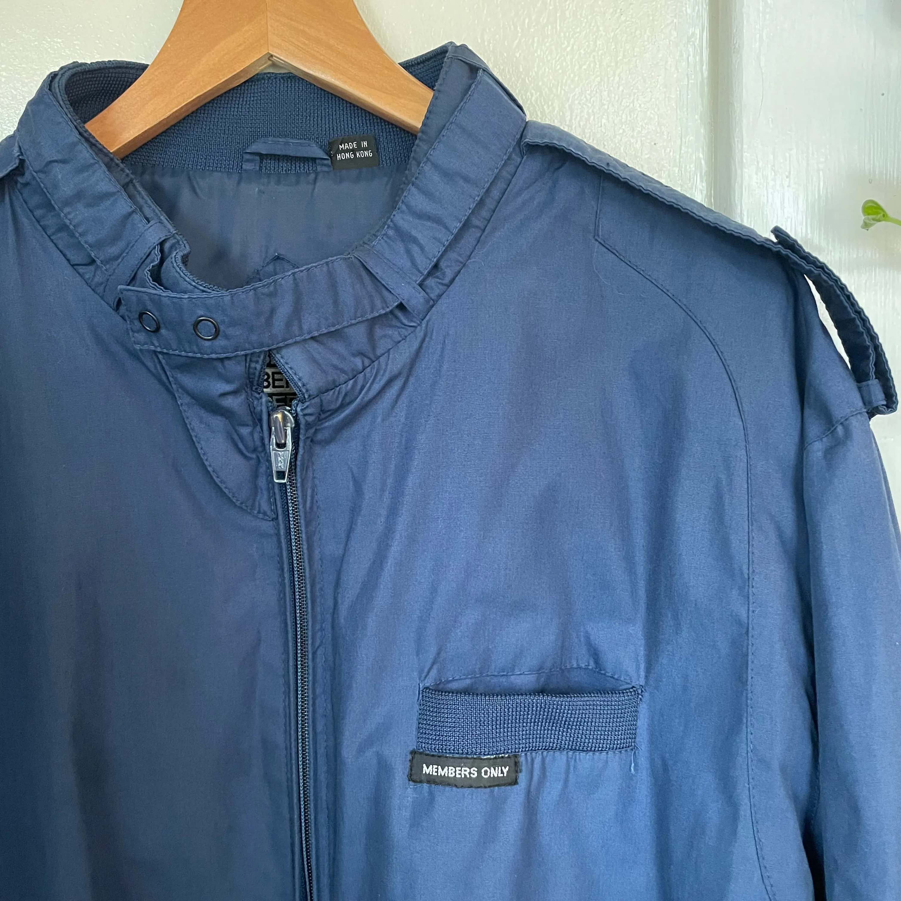 vintage Members Only bomber jacket // size 44 (HT2413)