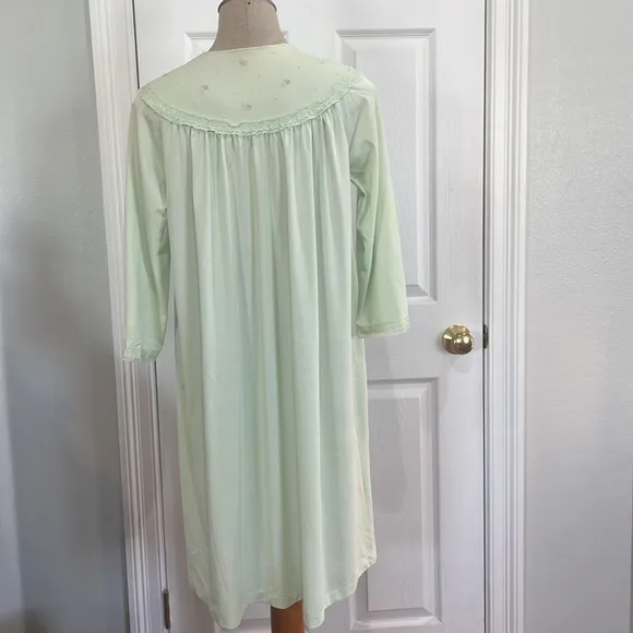 Vintage Shadowline All nylon robe button down lace pocket embroidered flowers S