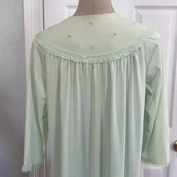 Vintage Shadowline All nylon robe button down lace pocket embroidered flowers S