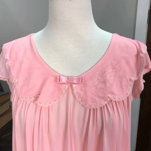 Vintage Shadowline peignior set