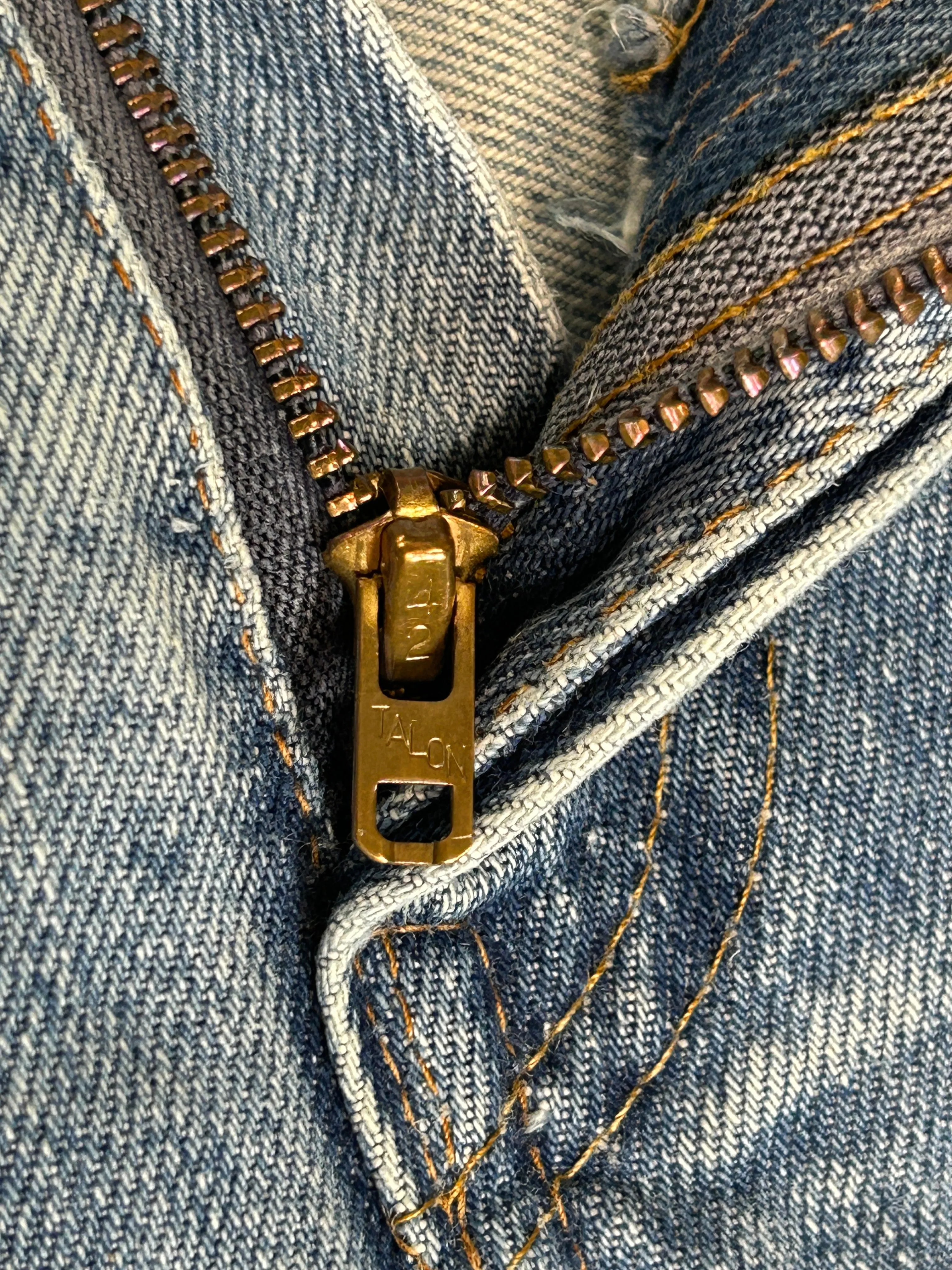 Vintage USA Made Levi 505 Talon Zip Premium Wash Denim Jeans (JYJ0424-184)