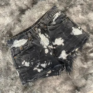 VTG Levi's Distressed Reverse Dye Shorts