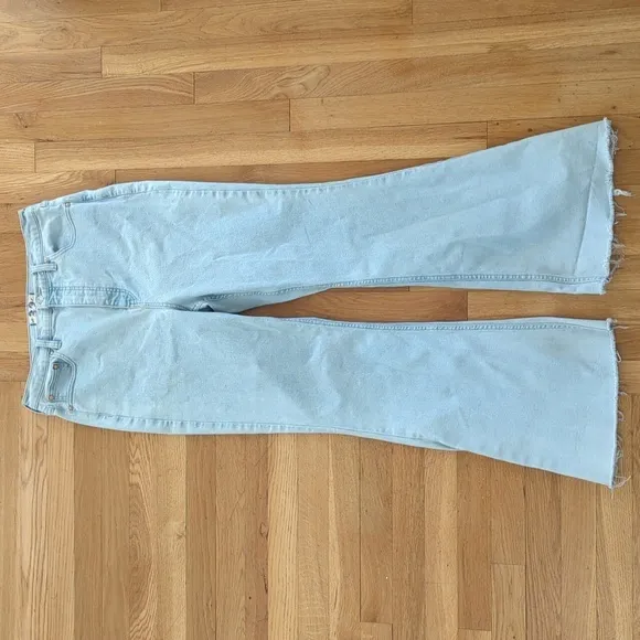 We the Free CRVY Robin Flare Stretch Jeans Light Wash Cut Hems Size 32