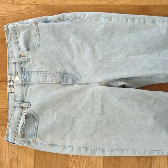 We the Free CRVY Robin Flare Stretch Jeans Light Wash Cut Hems Size 32